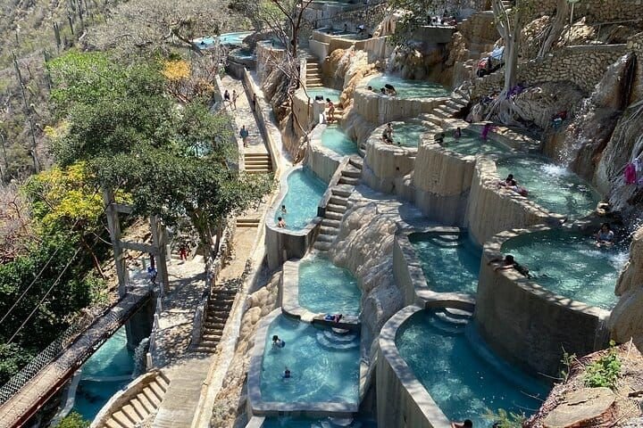 Tolantongo de día completo: aguas termales, grutas y río, desde la Ciudad de México