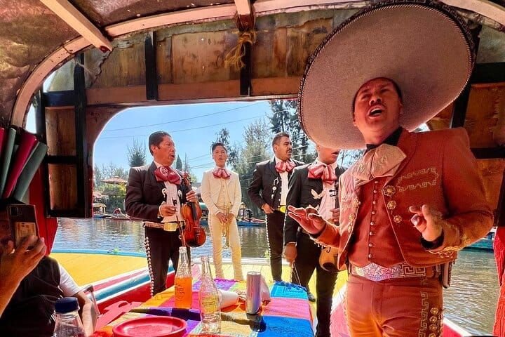 Coctelería, comida, vino y cerveza en Xochimilco